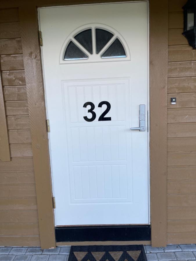 Pa Taket Overnatting Sørkjosen Exterior foto