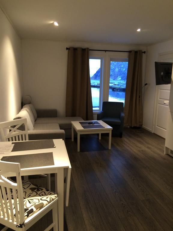 Pa Taket Overnatting Sørkjosen Habitación foto