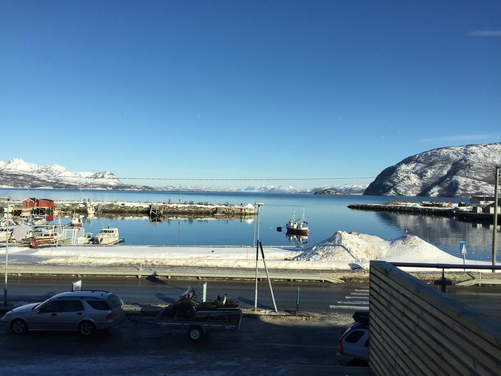 Hotel Pa Taket Overnatting Sørkjosen Exterior foto